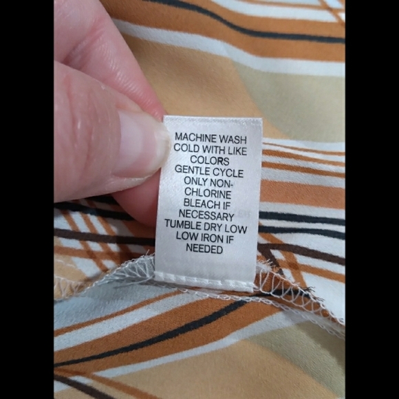 Charming Charlie lightweight sleeveless plaid top - Picture 10 of 10